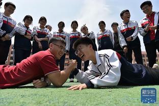Tập trung! Phóng viên phơi bày hình ảnh họp báo cúp châu Á của đội Nhật Bản: Hẳn là buổi họp báo hot nhất cúp châu Á